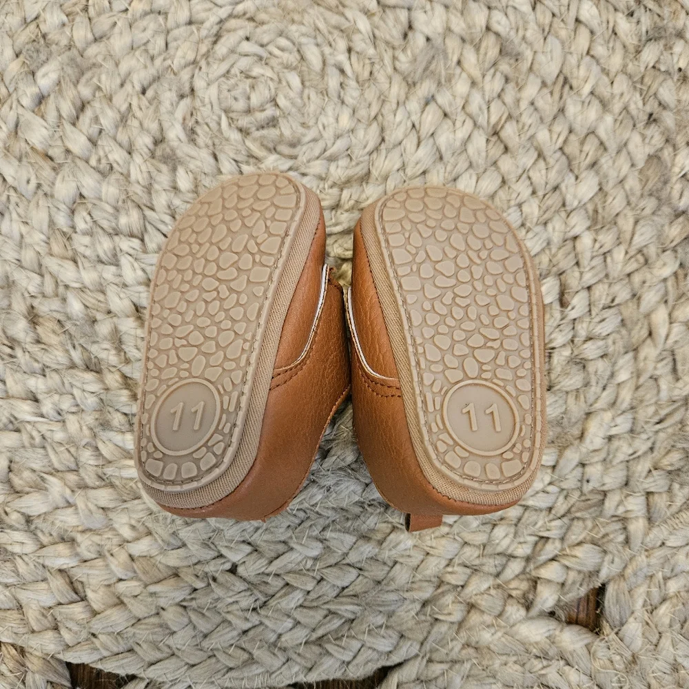 Stylish Kids Shoes Set - White and Brown 3 Pair Size 2 Infant (11)